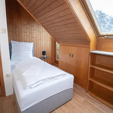 Range - Mit Panoramablick - 2 - Parkplatz - Kueche - Wlan - Monteure 1-11 Personen * Winterbach (Baden-Wurttemberg)